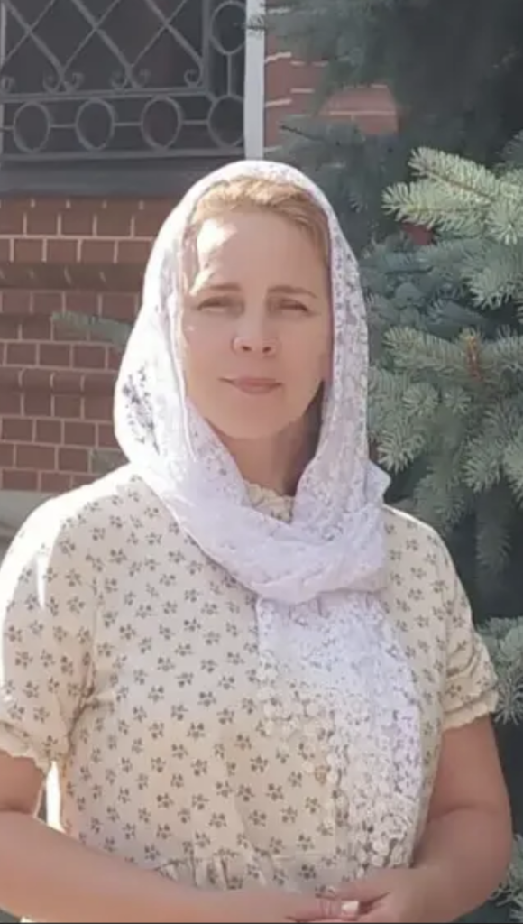 Елынина Оксана Владимировна воспитатель младшей-средней группы